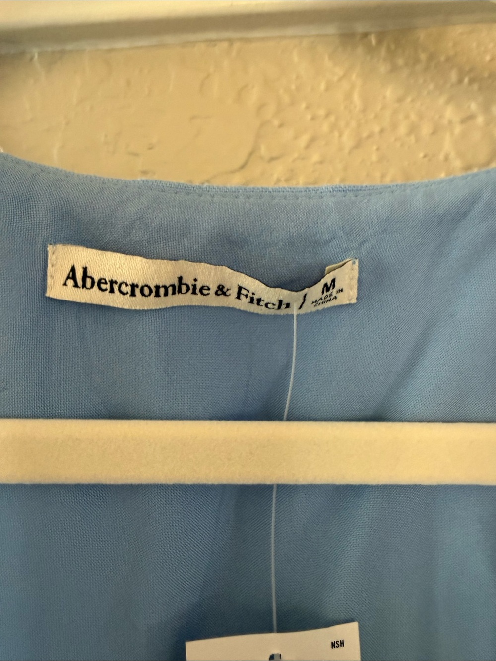 NWT Abercrombie tie top - Picture 4 of 5